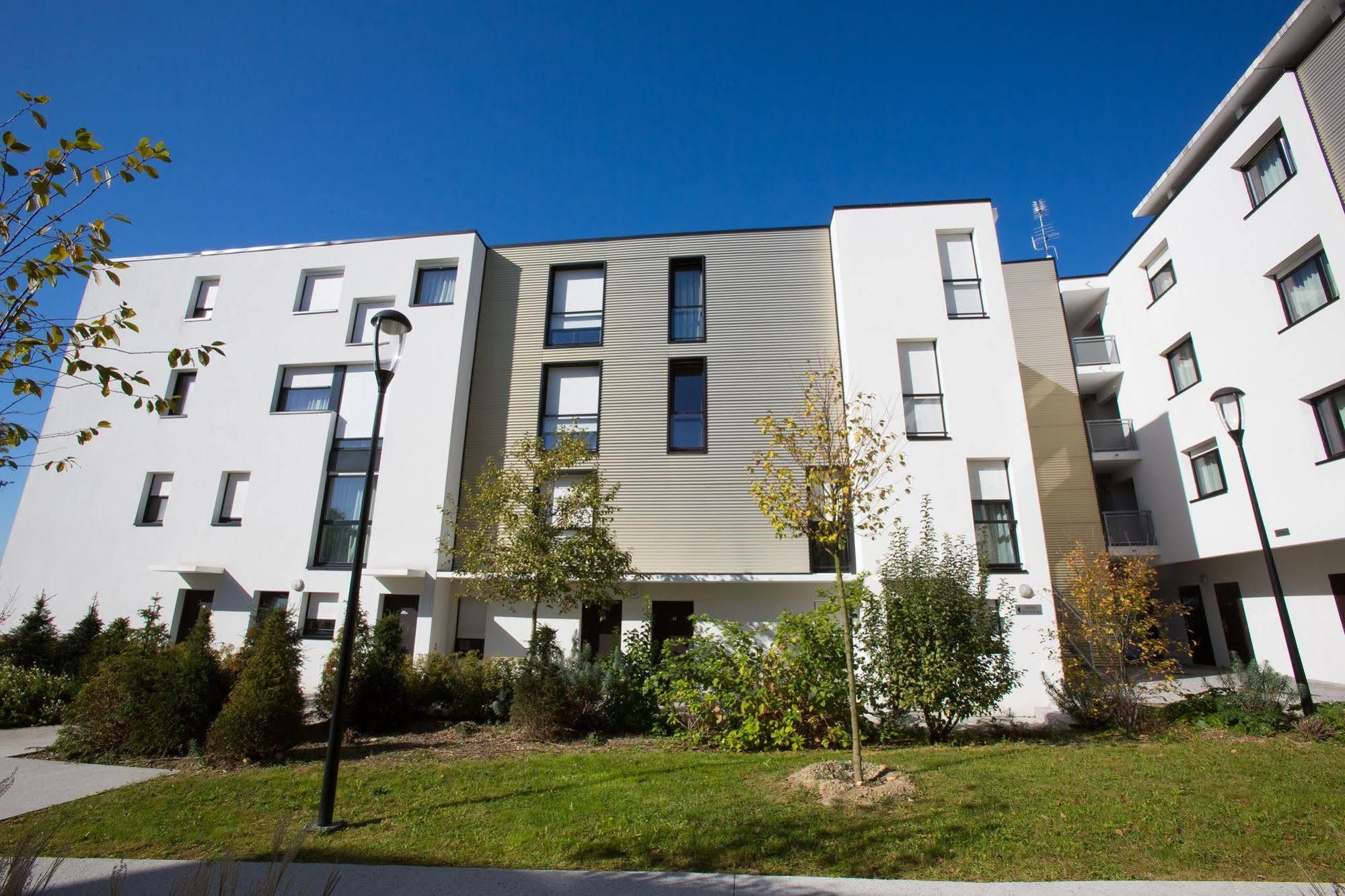 – Zénith 3*